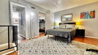 Urban affordable staycation - Houston - 6