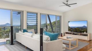 Hamptons By The Bay - 8