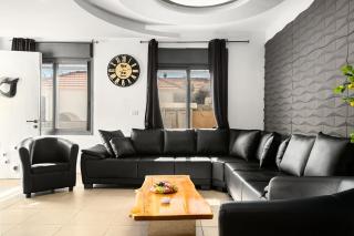 נוף בראשית - וילה מהממת עם בריכה ו-3 סוויטות מדהימות - 1