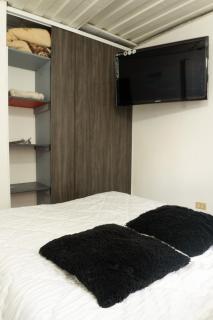 Traditional Downtown Apartment - 7