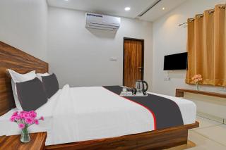 Hotel O Blue Sky - Indore - 1