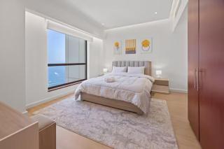 Luxury 2BR in JBR, Full Sea and Dubai Eye view - 1