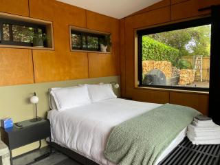 North Hobart Oasis - - 7