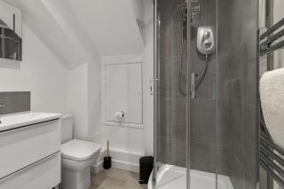 Centre Point Studio - Short Stays UK - Exeter - 3