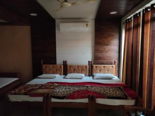 Singh Hotel's Shubhadra Boutique Stay - Mathura - 8