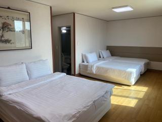 Jeju Core Hotel - Yŏnmi - 4