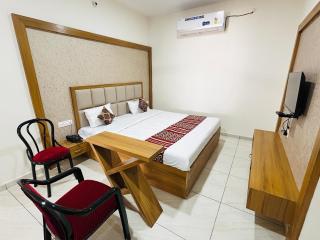 Hotel The Aadimata & Banquets - Chittaurgarh - 8