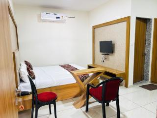 Hotel The Aadimata & Banquets - Chittaurgarh - 7