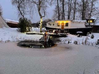 Cozy little house with sauna on a fishing boat - Pärnu - 0