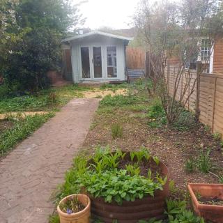 Spacious 4 Bedroom House-2 bathrooms-Contractor-Family-Relocation-Professionals-Parking-Close-to-All-Amenities - 1