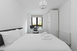 Modern 2 Bed 2 Bath with Patio Access - Londra - 9