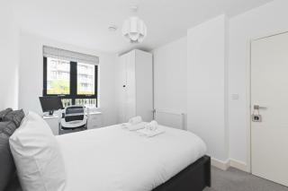 Modern 2 Bed 2 Bath with Patio Access - Londra - 8