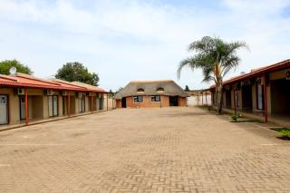 Dream Catcher Hotel - Mogoditshane - 1