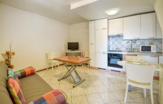 1 Bedroom Pet-Friendly Apartment In Nervi - Genova - 9
