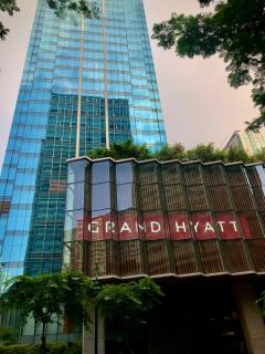 Modern Minimalist Uptown Parksuites 1BR - Manila - 8