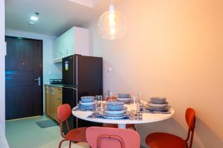 Modern Minimalist Uptown Parksuites 1BR - 6
