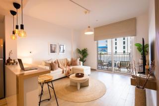 Voyage's Charming 1br Waters Edge - Abu Dhabi - 0