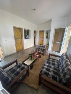 Sara Lodge - Batsa - 0
