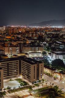 High-rise apartment with views - Málaga - 5