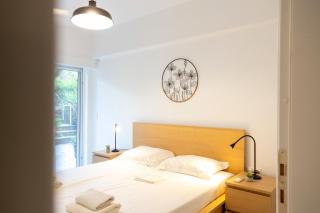 Renovated 2-Bedroom Apt Near the Athenian Coast - Atene - 1
