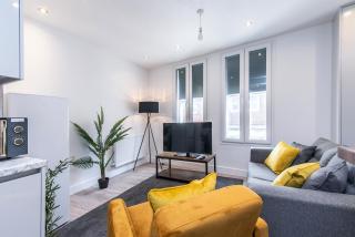 Cosy 2-Bed Apartment in the Heart of Basingstoke - Basingstoke - 5