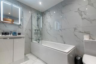 Cosy 2-Bed Apartment in the Heart of Basingstoke - Basingstoke - 3