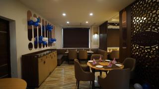 Yuturn Hotel - Jāmb - 1