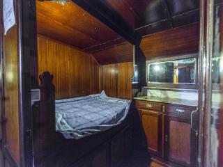 Cushy Boat in Merkem with Terrace - Drie Grachten - 3