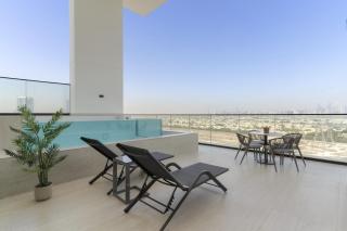 VayK - Stylish 2BR Retreat with Jacuzzi in Binghatti Onyx - 8