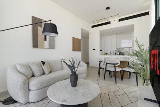 VayK - Stylish 2BR Retreat with Jacuzzi in Binghatti Onyx - 5