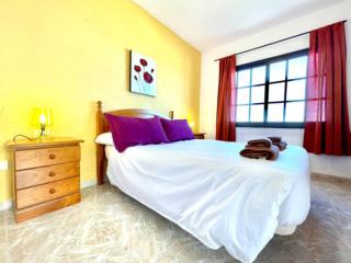 Reserva tu Estupenda Casa en Los Llanillos - Isora - 3