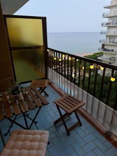 Bright Apartment with Two Balconies and a Seaside Pool - Blanes - 5