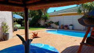 A thatch cottage with a double room in Goedehoop, STRAND, Western Cape - Strand - 6