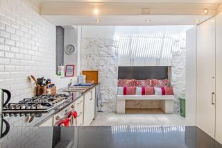 See Table Mountain from a Historic Home - Kapstadt - 4