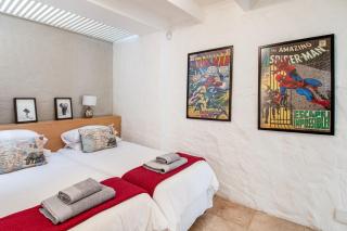 See Table Mountain from a Historic Home - Kapstadt - 3