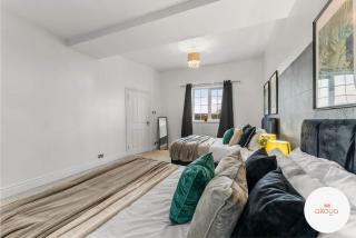 The Cotswold Grace - Beautiful 4 Bedroom Hideaway - Golden Valley - 8