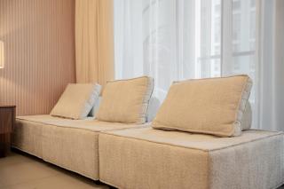 City Central Luxury Apartment With Balcony by Bluecloud Holidays - Sharjah - 6