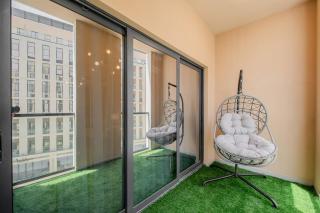 City Central Luxury Apartment With Balcony by Bluecloud Holidays - 5