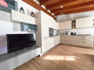 The Urban Nest 2, Spacious, wifi and near the red metro - Milano - 0