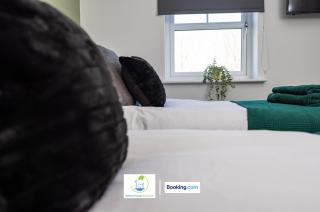 Cosy Retreat By Green Haven Escapes Short Lets & Serviced Accommodation Seacroft With Free Off-Street Parking & Pet-Friendly - Killingbeck - 2