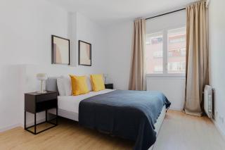 Blueground Sarrià fully equipped w furniture BCN-140 - 3