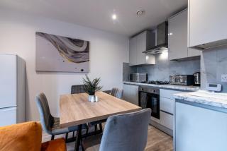 Central 2 Bed Apartment - Shops, Dining & Trains Nearby - Basingstoke - 8