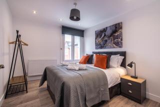 Central 2 Bed Apartment - Shops, Dining & Trains Nearby - Basingstoke - 5