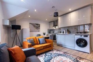 Central 2 Bed Apartment - Shops, Dining & Trains Nearby - Basingstoke - 4