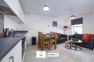 Cosy Retreat By Green Haven Escapes Short Lets & Serviced Accommodation Seacroft With Free Off-Street Parking & Pet-Friendly - Killingbeck - 3