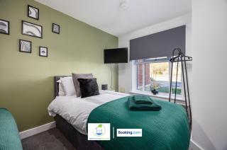 Cosy Retreat By Green Haven Escapes Short Lets & Serviced Accommodation Seacroft With Free Off-Street Parking & Pet-Friendly - Killingbeck - 5