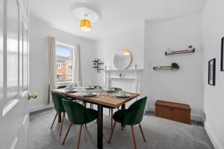 Cosy 3-Bed House in Blackrod - 0