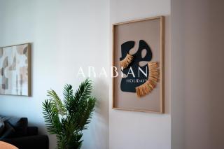 Beautiful 1BR Palm Jumeirah with Pool and Beach Access - 7