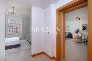Beautiful 1BR Palm Jumeirah with Pool and Beach Access - 4