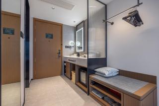 Atour Hotel Kunming Guandu Longhu Times Financial Center - Kunming - 1